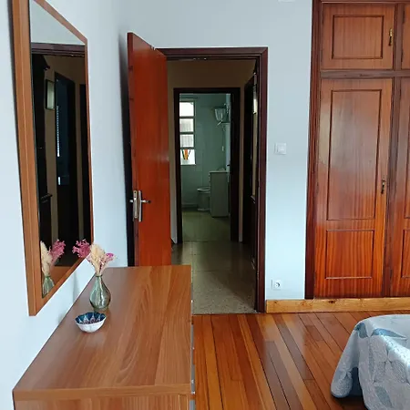 Outes Centro Apartment *